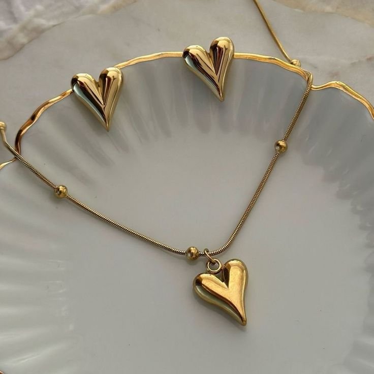 gold-tone heart jewelry set