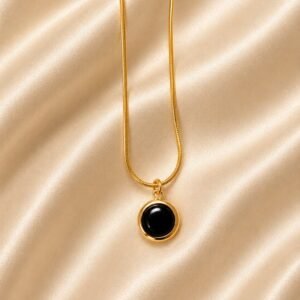 Minimalist Gold Circle Pendant Necklace
