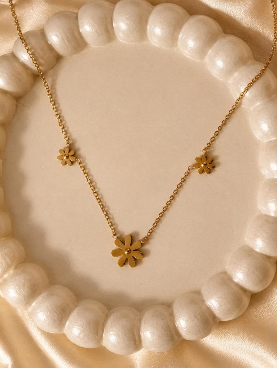 Golden Daisy Flower Necklace