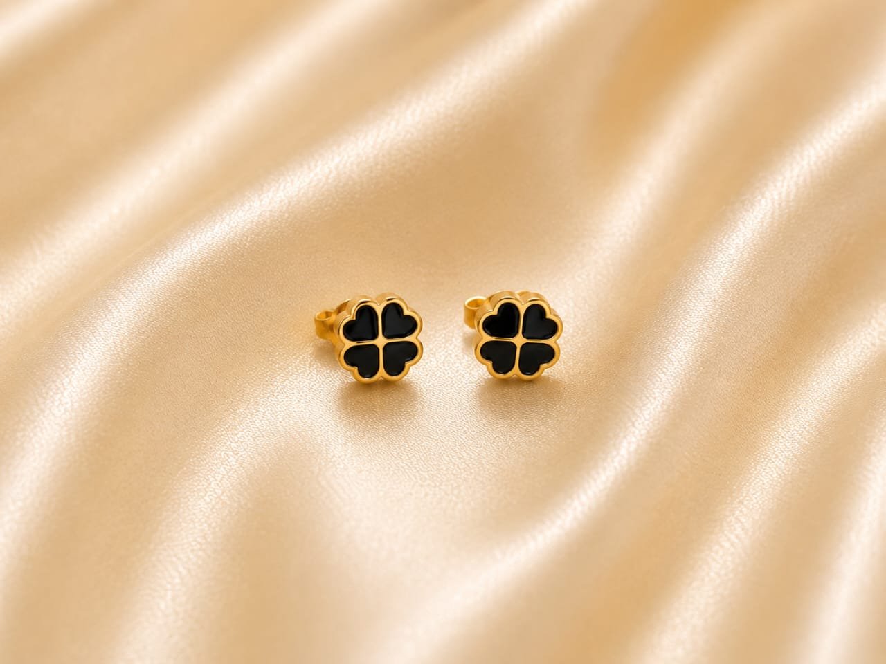 Elegant Gold-Plated Black Enamel Four-Leaf Clover Stud tops
